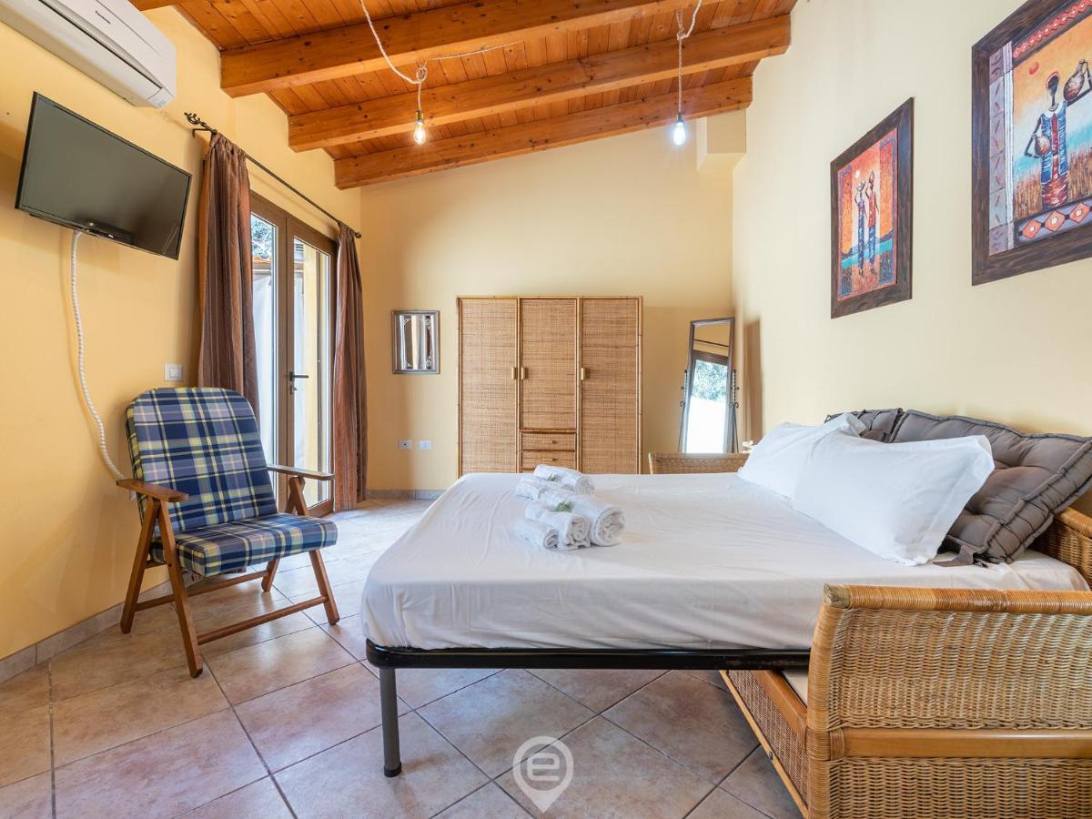 Lidia'S House Apartment Oristano Ngoại thất bức ảnh